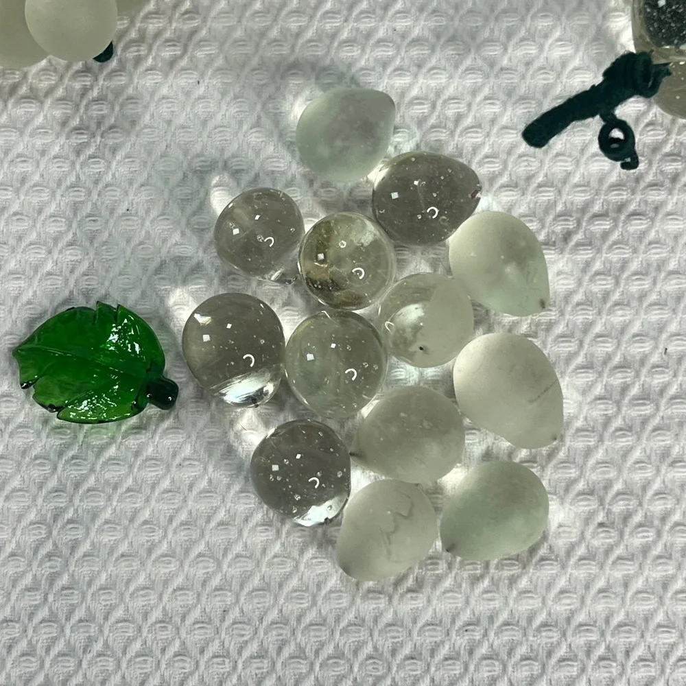 VTG Glass Grape (6) Clusters (& Loose)MCM Decorative Fruit Frosted Green White